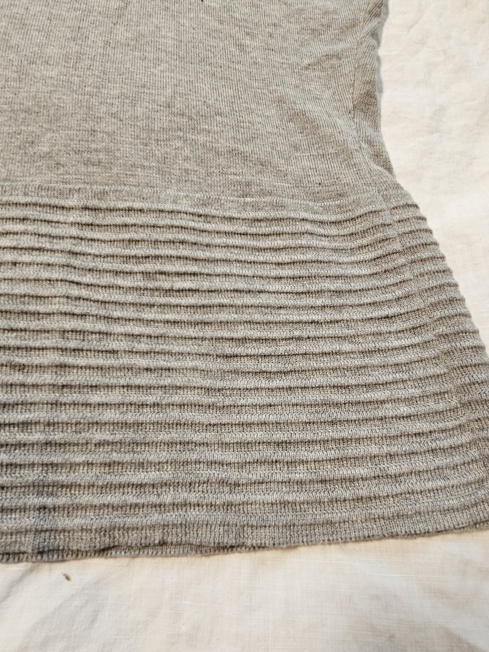 Cysus Grey Ribbed Hem Lightweight Sweater Size 1X - Picture 7 of 8